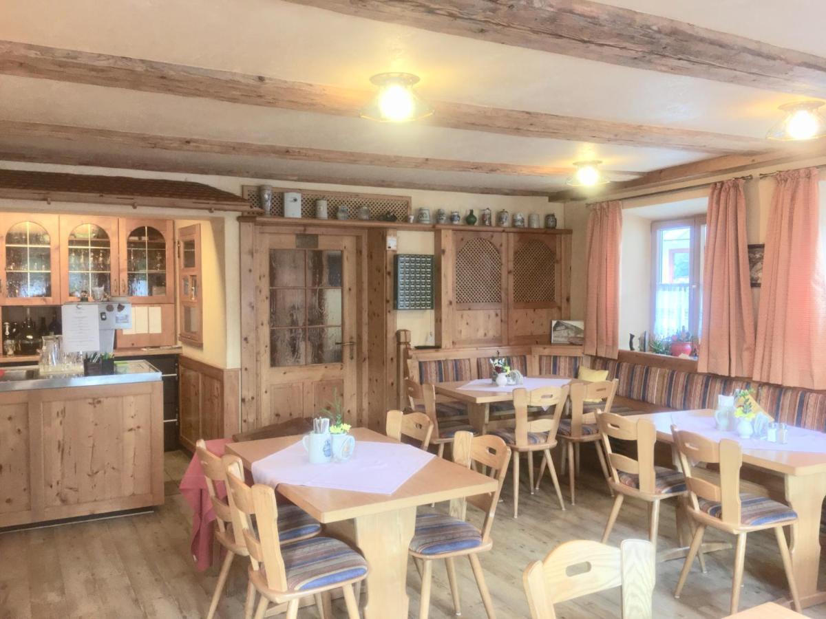 Готель Gasthof Adler Unterthingau Екстер'єр фото